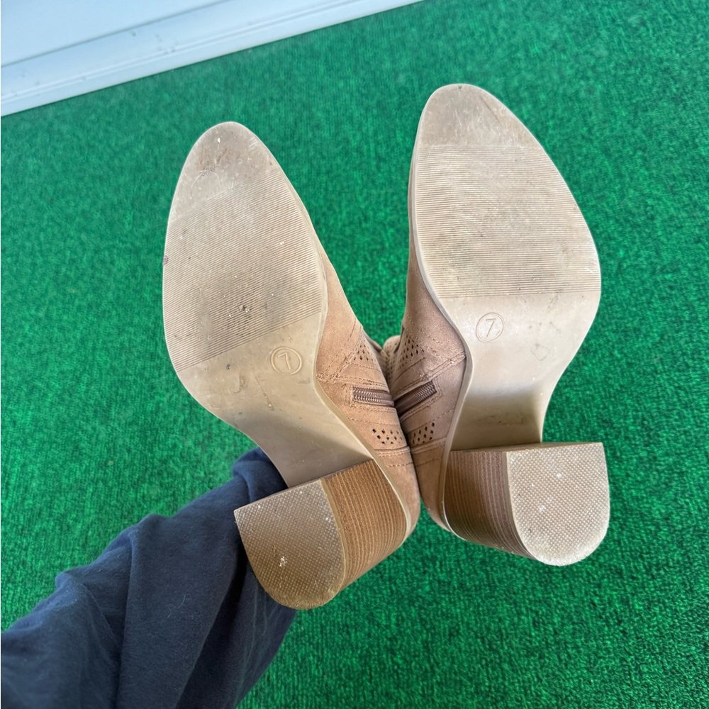 Universal Thread, Perforated, Ankle Booties! - image 8